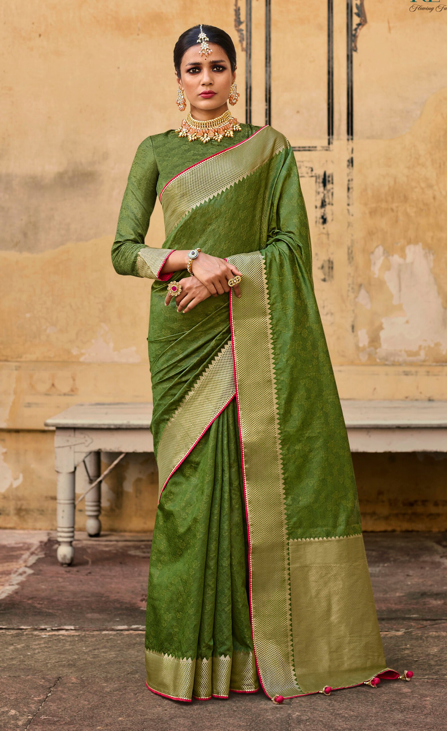 Art silk green delightful saree with dark green & gold border -SR10269 |  Silk sarees with price, Kanjivaram sarees silk, Silk sarees online shopping