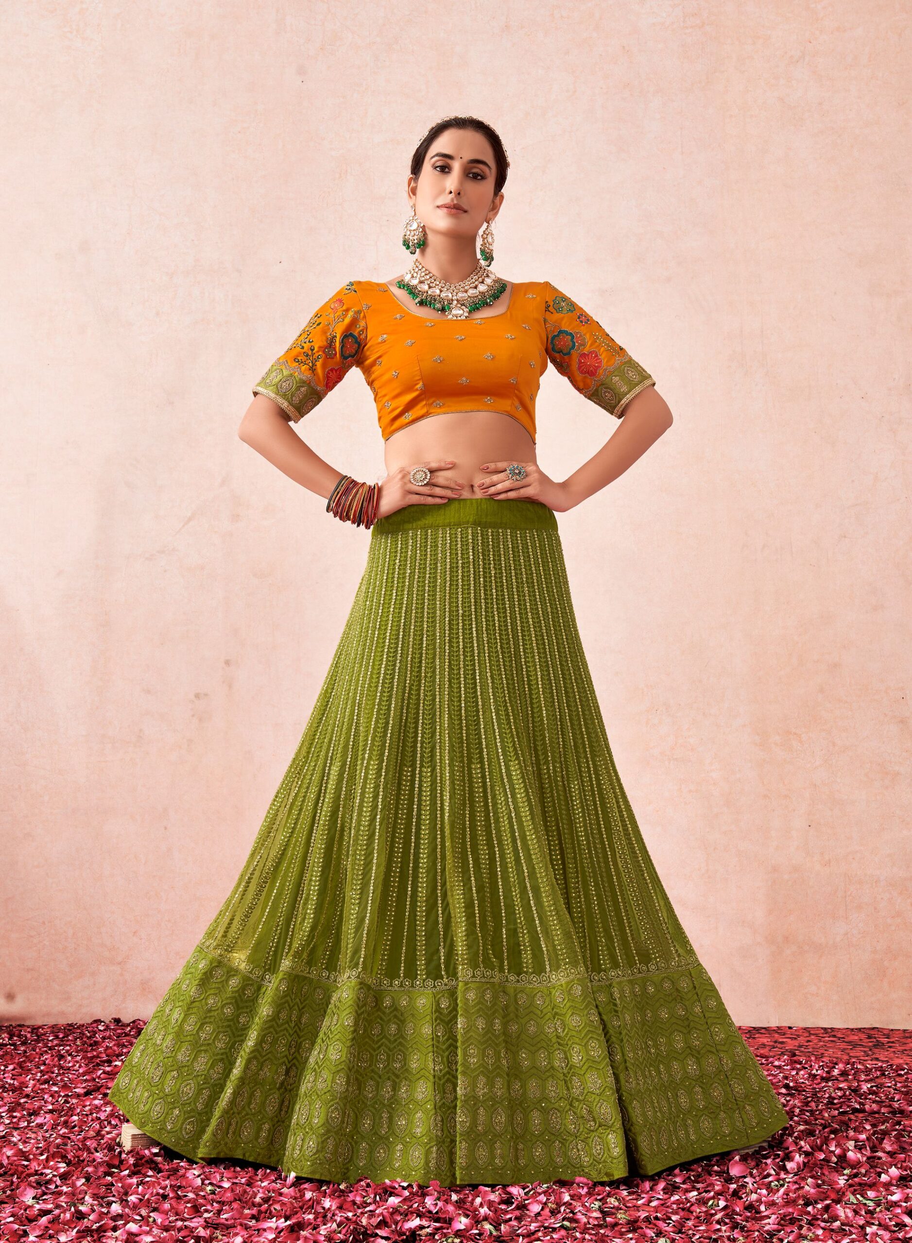 Alia Bhatt wore a custom pink Manish Malhotra lehenga for her mehendi |  Vogue India