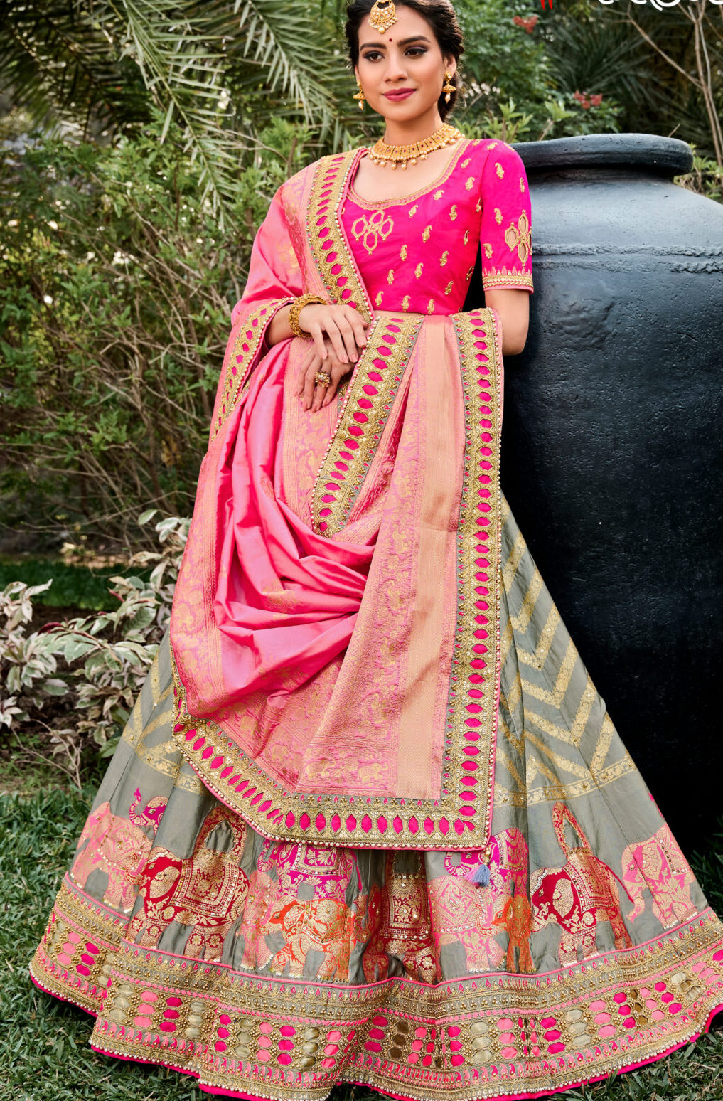 Grey & Pink Hand Embroidered Lehenga Set Design by Varun Chakkilam at  Pernia's Pop Up Shop 2024