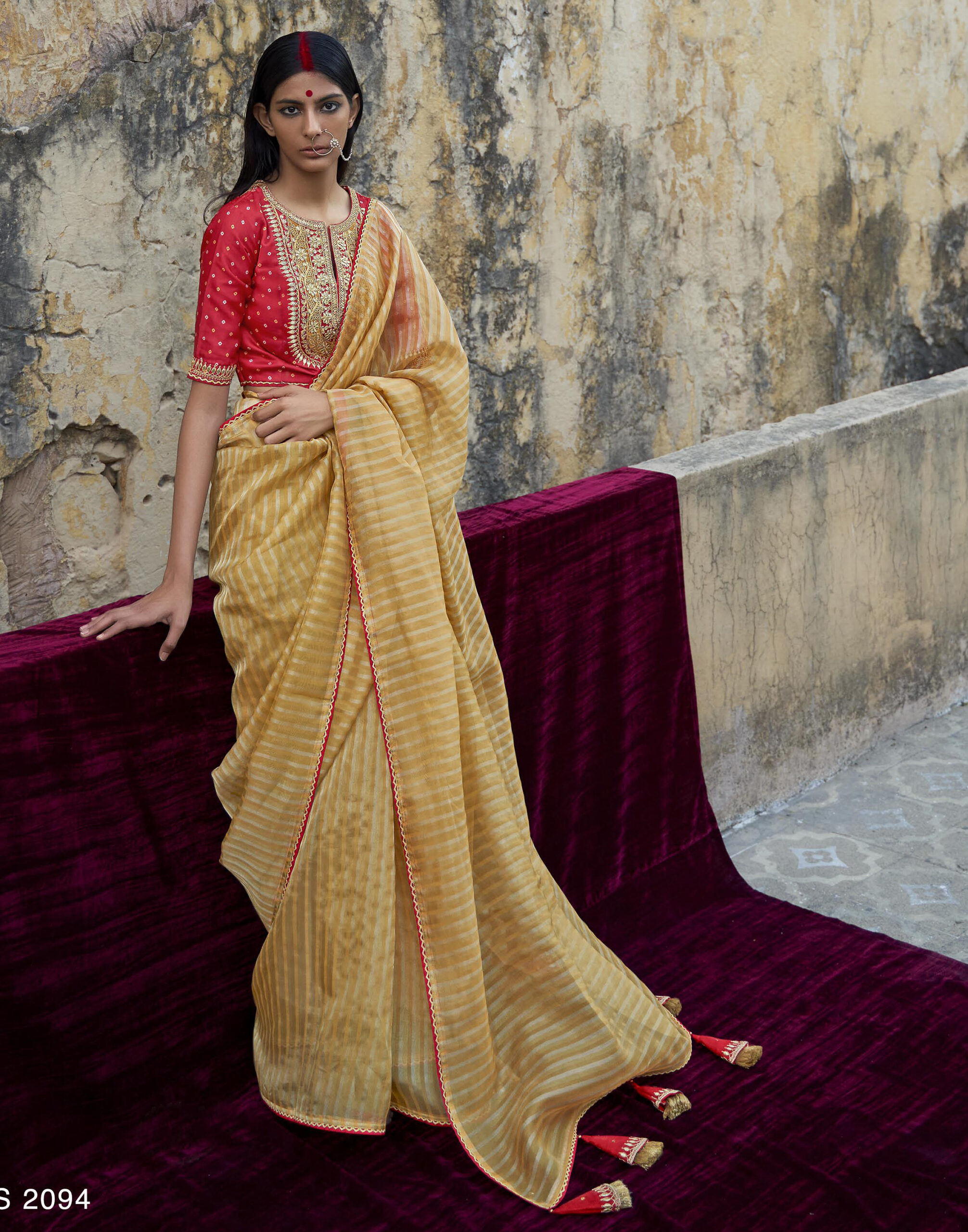 Discover more than 159 yellow blouse contrast saree - vietkidsiq.edu.vn