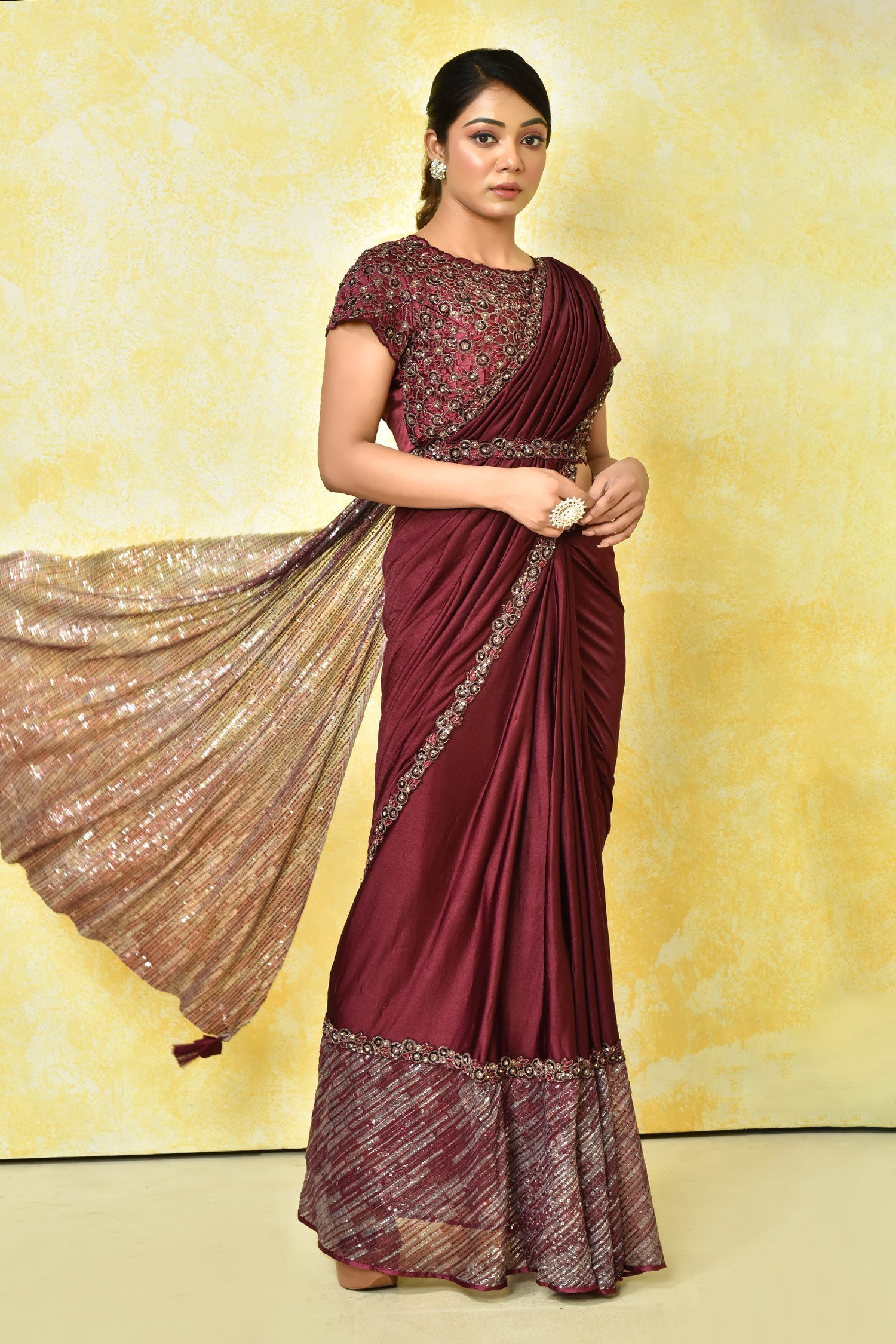 CLOTHAS Sarees for Women Wear Organza Silk Saree Party Fancy Banarasi Pure  Soft Kanjivaram New Wedding Collection with Blouse Piece 2023 (Firoji) :  Amazon.in: Fashion