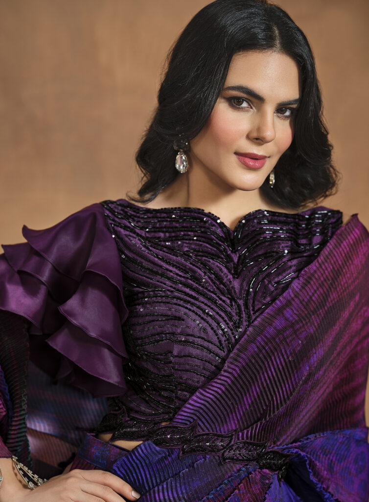 Women's Cotton Blend Purple Woven Design Designer Saree With Blouse Piece