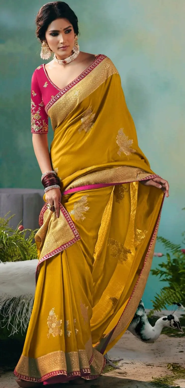 Bridal Dulhan Saree Yellow Saree with Red Blouse Contrast Saree Blouse
