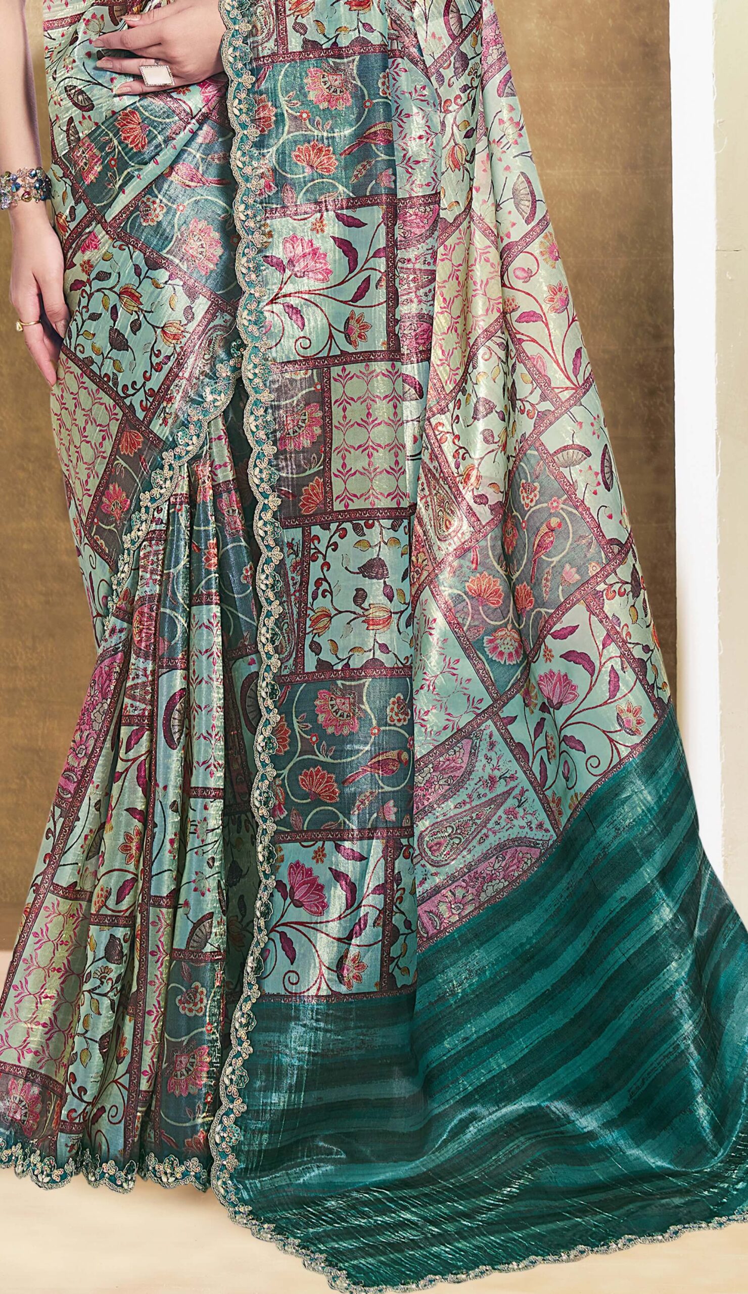 Chic Wedding Saree Style For Modern Indian Bride