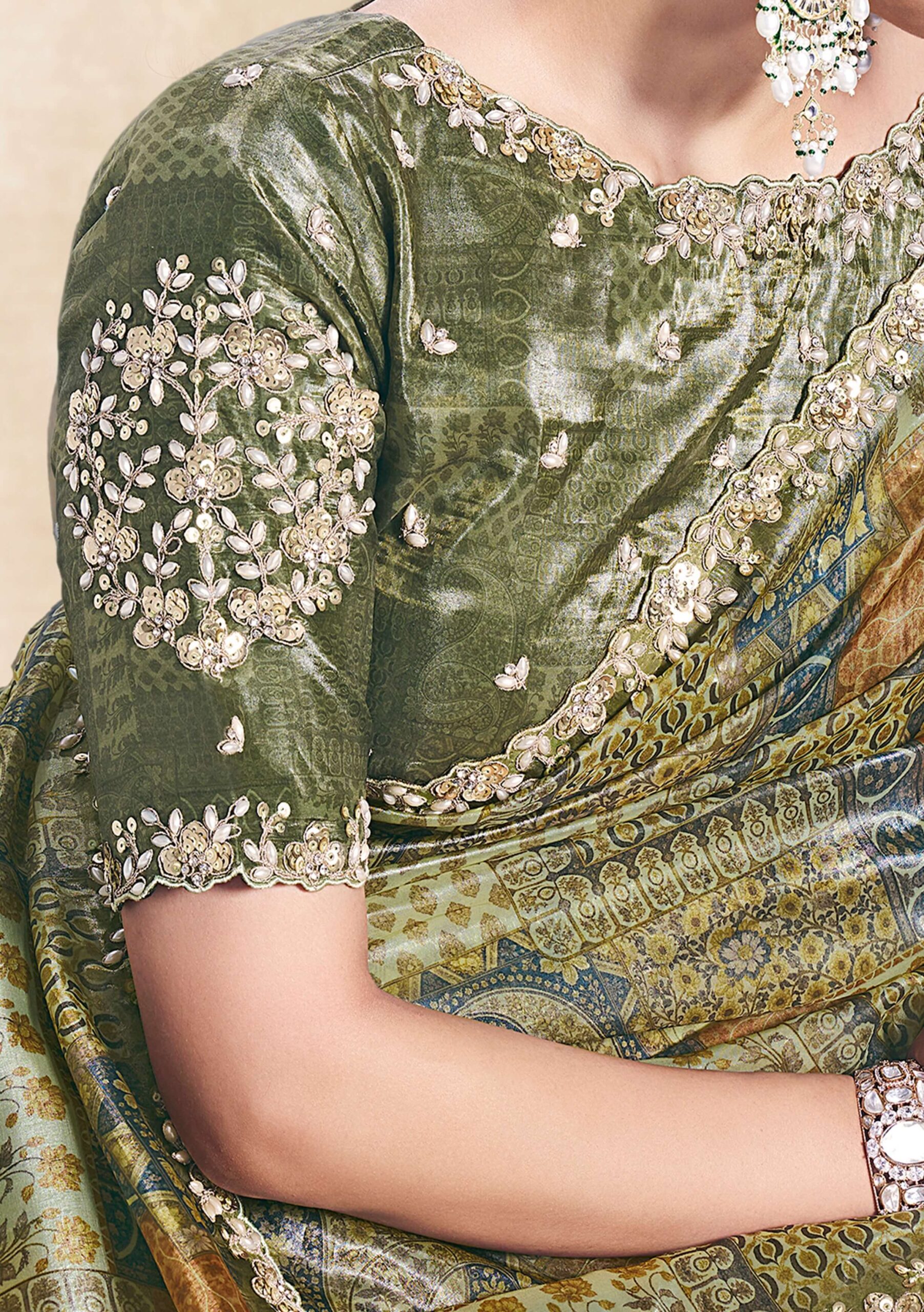 Stylish Wedding Saree For Bride Reception Party